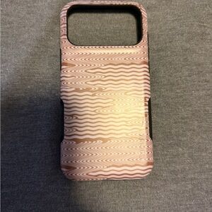 Casely -Wave Pattern Phone Case iPhone 17 Pro Max